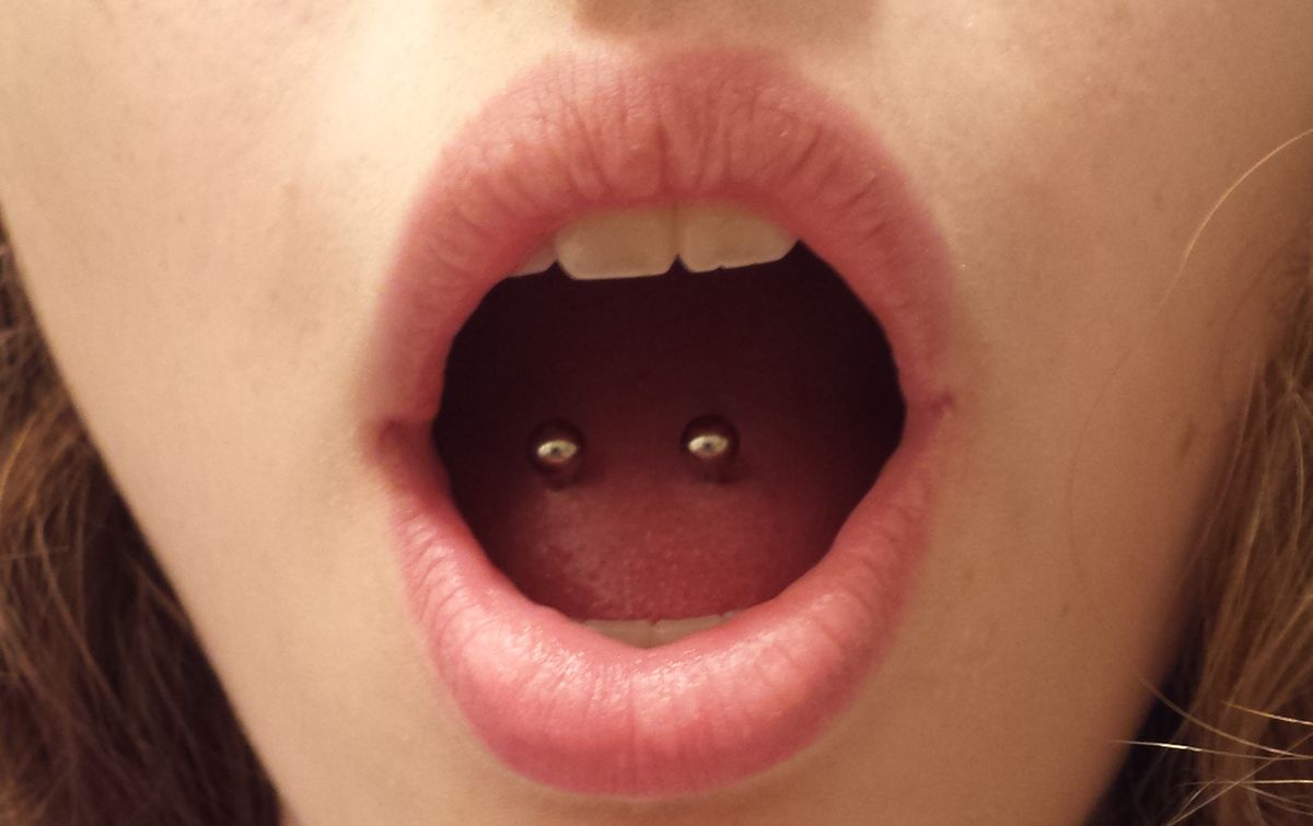 Efectos y complicaciones de los piercings sobre la cavidad oral