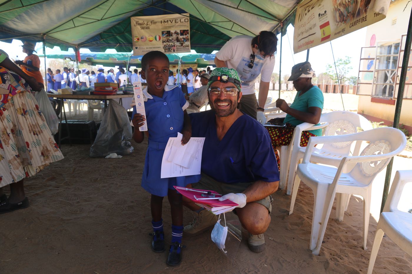 Dental Morante vuelve a Zimbabwe con Smile is a Foundation