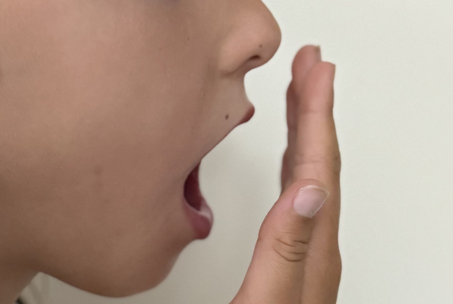 ¿Te da la sensación de que tienes mal aliento o te han dicho que lo tienes?